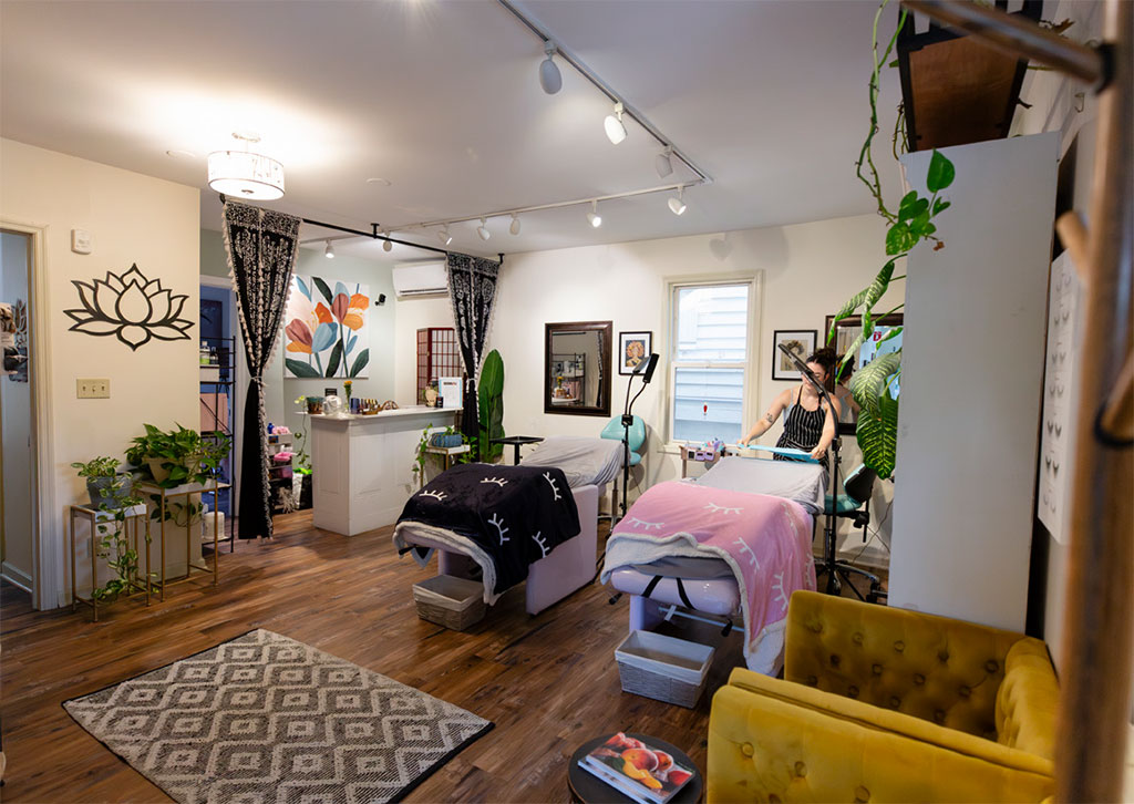 floating-lotus-microspa-lash-bar-new-paltz-02