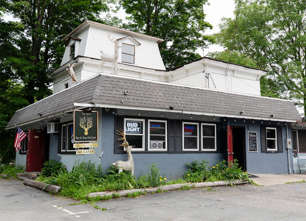 napanoch-running-deer-inn-wild-game-burgers-comfort-food-04